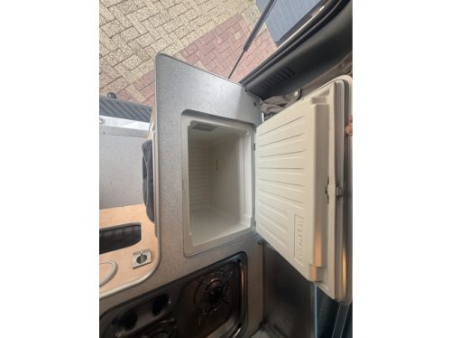 Westfalia ford nugget 4 slaapplaatsen airco hefdak lmv standkachel trekhaak zonnepaneel bearlock photo: 17