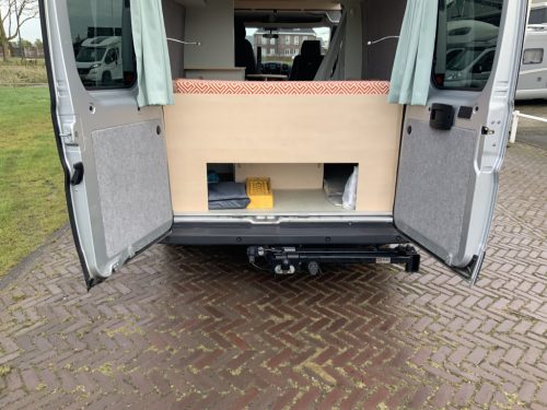 Peugot Boxer L2 H2 Buscamper: Euro 6 with lowerable table to 2 pers. length-bed, 154 cm width, 185 cm length, FSL Camper conversion 2021, km 66000, Swiveling bicycle carrier, Solar panel 180W, Year 2017 Camper centrum on the road photo: 19