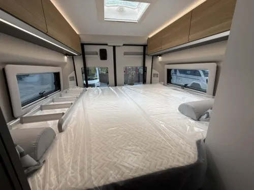 Adria Twin 640 SGX AUFSTELLDACH + HUBBETT Foto: 16