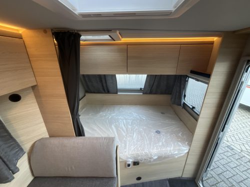 Weinsberg CaraLife 500 QDK STAPELBED-AIRCO Foto: 8