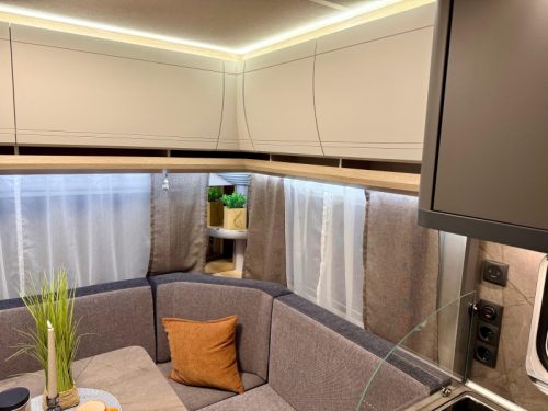 Hobby De Luxe 460 UFE Foto: 14