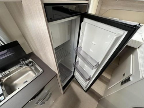 B&uuml;rstner Nexxo Van T 690 G LENGTE BEDDEN + 3.650 KG. photo: 9