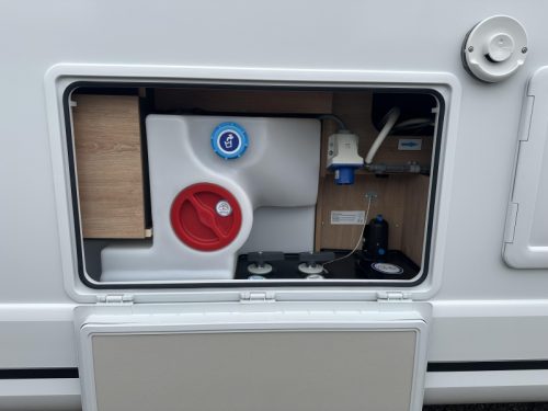 Knaus L!ve I 650 MEG IH44 photo: 6