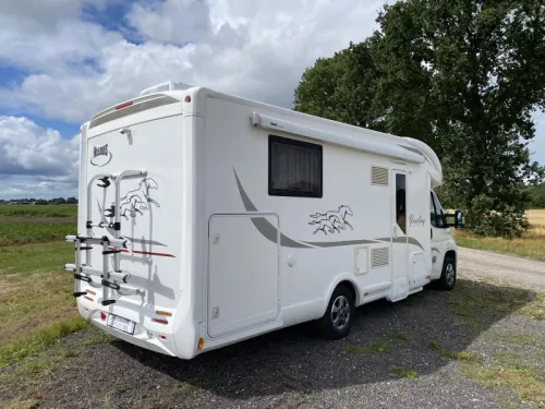 McLouis Yearling 81G Limited Edition Roof air conditioning | Holiday ready photo: 1
