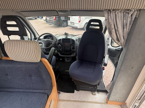 Hymer C 644 alcove transverse bed+bunk bed full options in very neat condition air conditioning awning TV electric dish 2x solar panels large garage inverter tow bar photo: 21