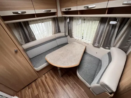 Knaus Sudwind 420 QD Panorama Markise Foto: 4