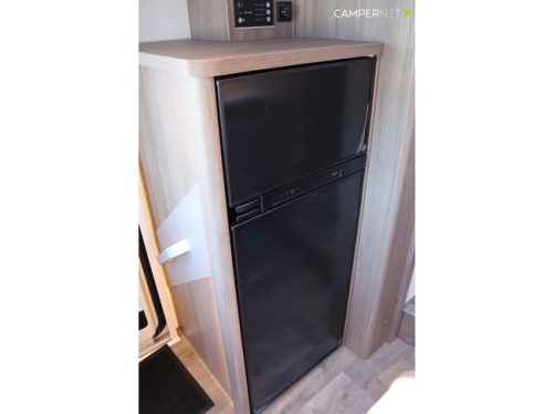 Carado T447 Edition 26 165hp Automatic | Single beds | Awning | Pop-top roof | Separate shower | Bike rack | 12'' Ford multimedia system photo: 15