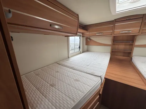 Hymer Exsis-T 588 EX With single beds & Air conditioning photo: 25