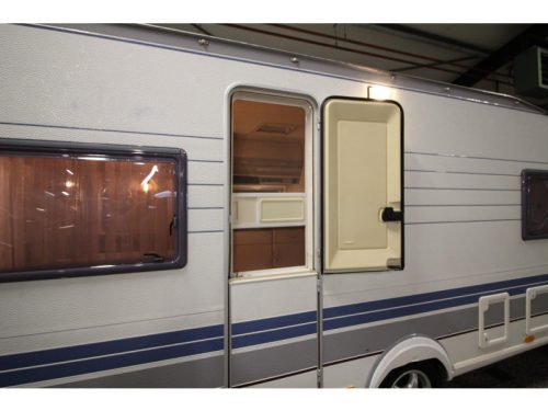 Hobby Excellent 495 UB Mover, Thule awning, Battery photo: 19