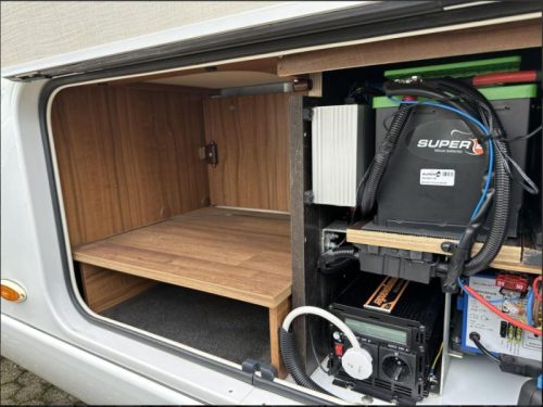 Hymer B 704 PL 3.0 M-JET 180 PK AUTOMAAT  Foto: 21