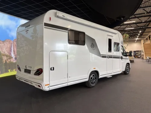 Knaus L!ve Wave 700 DX 180hp automatic /queensbed  photo: 4