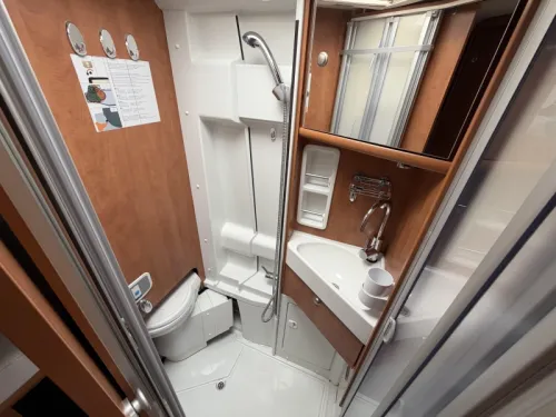 Carthago Malibu Van 600 Vast Bed Airco 2016  foto: 16