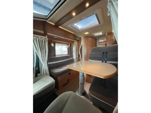 Eura Mobil Terrestra 710 HB Fixed Bed XXL Garage photo: 10