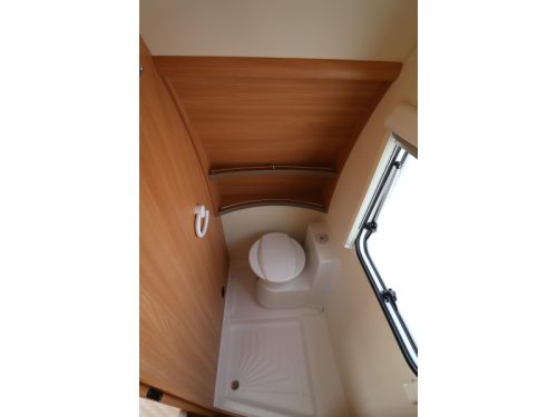 Knaus Sudwind Silver Selection 450 FU Mover Floor heating photo: 16