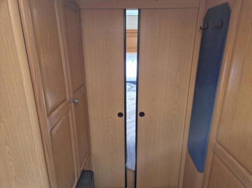 Hobby PRESTIGE 560 Kingsize Bed + Awning New type 2nd owner photo: 17