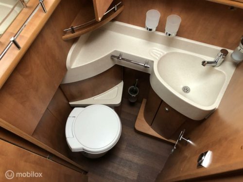 Carthago Chic C-Line I 5.0 QB 180-HP Integrated Queen Bed, Pull-down Bed, XXL Garage, Extras New Model 2016 photo: 17