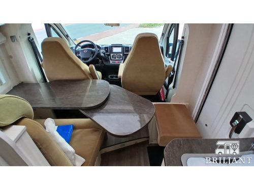 B&uuml;rstner Brevio T-646 .. camping-car unique hors r&eacute;seau photo : 12