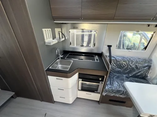 Adria Coral Supreme 670 DL Dachklimaanlage / Automatik Foto: 8