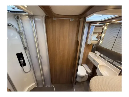 Carthago C-Tourer T 144 LE 4 Personen, LPG, Automatik Foto: 11