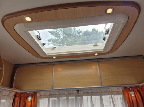 Dethleffs 450 Tourist Light year of manufacture. 2006 TOP condition! with neat Awning! photo: 16