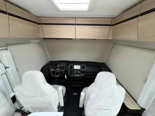 Rapido 850 F Queensbed + ohne Hubdach  Foto: 16