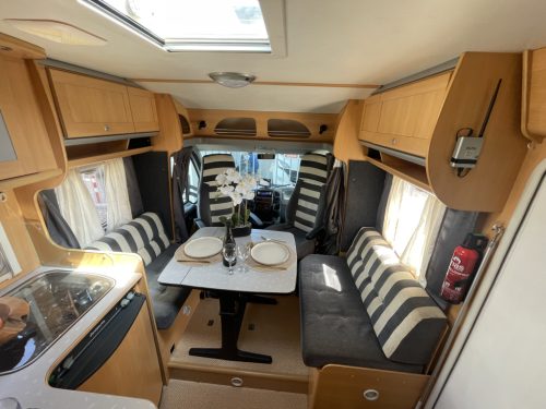 Dethleffs ADVANTAGE T5801 FRENCH BED FACE TO FACE photo: 1
