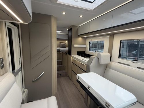 Adria Compact DL Supreme Automaat 180PK Enkele Bedden Zonnepaneel foto: 11