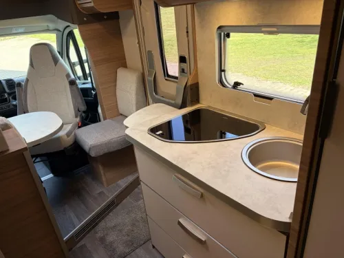 Knaus L!ve Ti 650 MEG Low single beds 180hp photo: 9