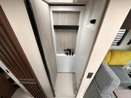 B&uuml;rstner Signature SFT 7.4 CAMPER VAN HET JAAR!  foto: 18