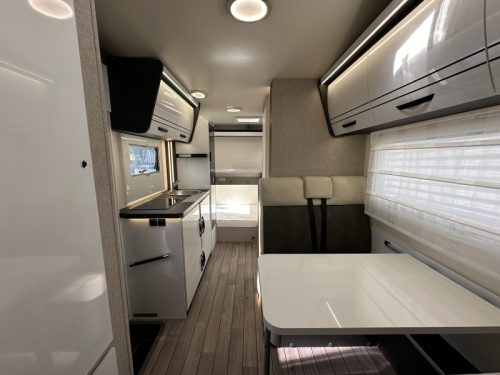 McLouis Glamys 320 NEW 8-Berth Overcab 140HP photo: 6