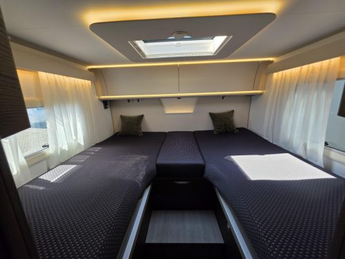 Adria Sonic Supreme 700 DL photo: 8