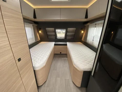 Hobby Maxia 585 UL Einzelbetten, Rundsitzgruppe  Foto: 16