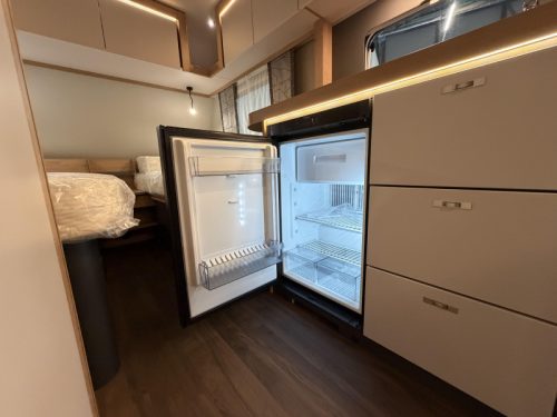 Knaus Sport 460 EU Einzelbetten / Dinette Foto: 15
