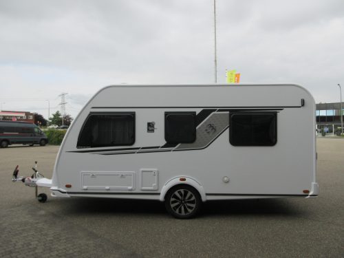 Knaus Sudwind Black Selection 420 QD COMPACT AND LARGE KITCHEN! photo: 16