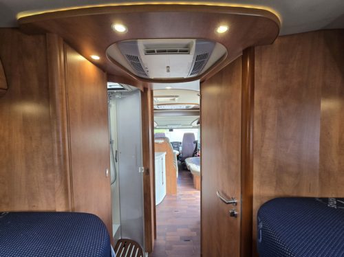 Carthago CHIC C-LINE I XL 5.5 LE 3.0 177 HP FULL OPTIONS !! LONG BEDS PULL-DOWN BED LEVEL SYSTEM 4 SOLAR PANELS 2x 200AH LITHIUM BATTERIES TV photo: 14