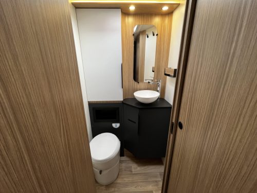 Pilote G 740 FGJ Motorhome, Face to Face 2027 photo: 10