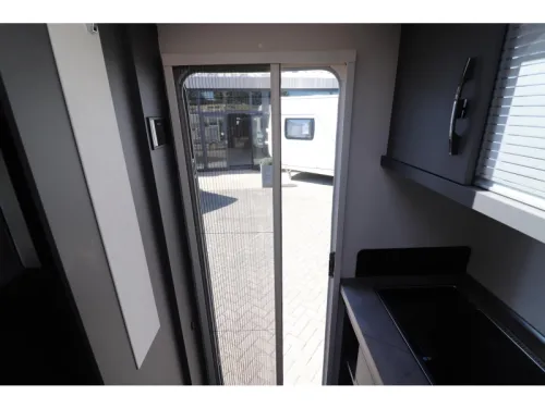 Hobby De Luxe 400 SFE MODEL 2027 - 815 photo: 15