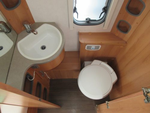 Eriba Feeling 470 SINGLE BEDS AND MOVER photo: 11