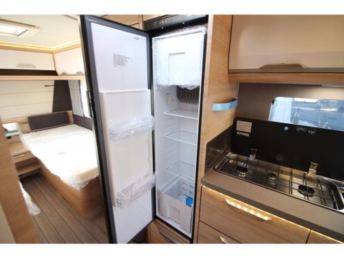 Knaus Sudwind Black Selection 540 UE Panoramic roof + Single bed photo: 11