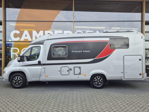 B&uuml;rstner Travel Van 690 G Lengtebedden  foto: 3