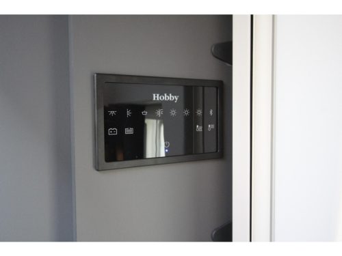 Hobby De Luxe 400 SFE French bed & tall refrigerator photo: 15