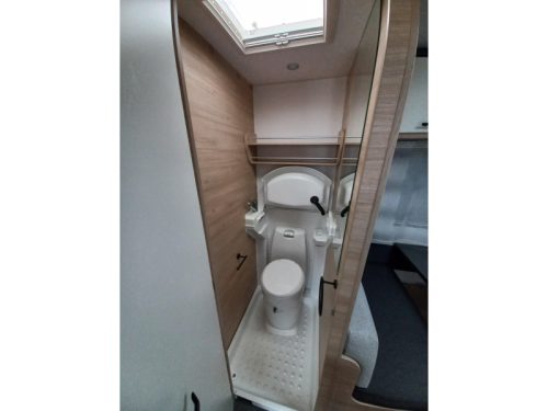 Caravelair Alba Family 466 awning-annex-mover photo: 11