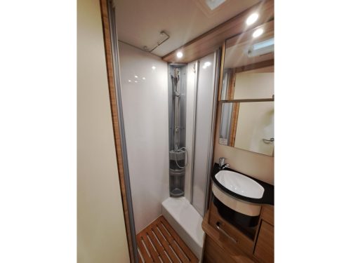 Dethleffs Globebus T 6 Sch&ouml;n kompakt + H&auml;ngeschrank Foto: 10