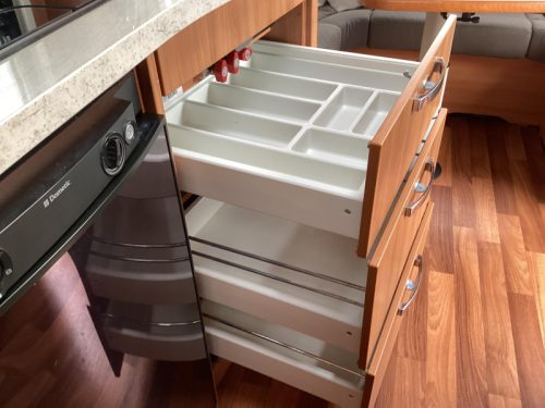 Eriba Nova Luxus Line 465 Mover/ toldo de casete foto: 16
