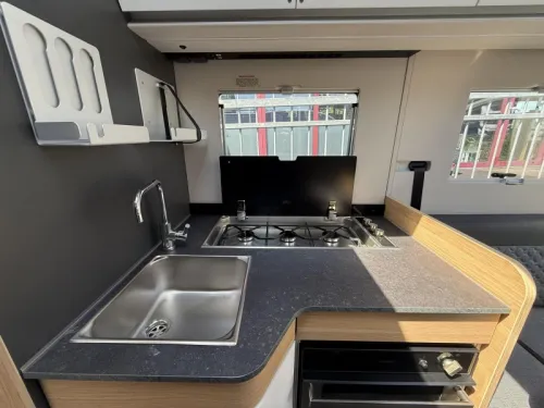 Adria Coral Plus 670 DL Face To Face  photo: 15