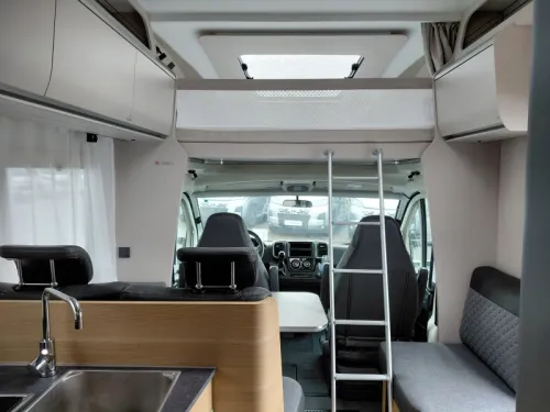 Adria Coral XL 660SL Level airco Foto: 14