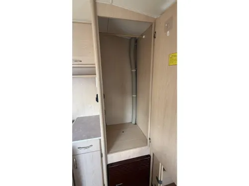 Beyerland Sprinter 430 TM 2x seating group fixed toilet photo: 5