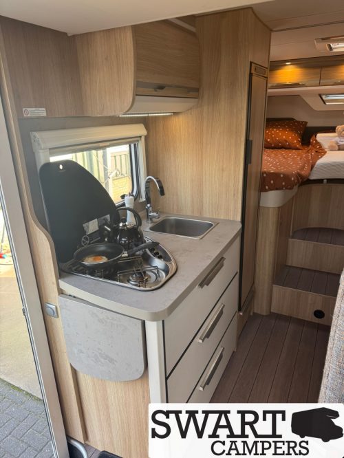 Knaus Skywave 650 MEG, Einzelbetten Hubbett Foto: 12
