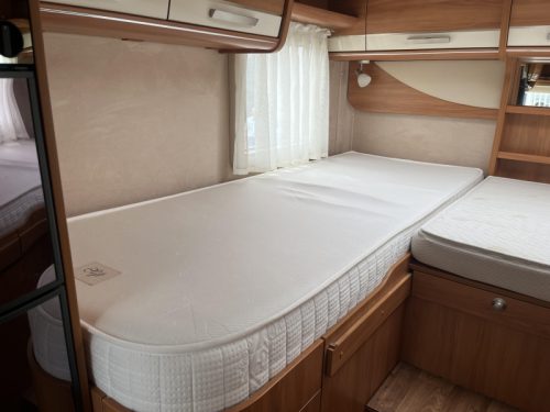 Hymer B 578 - Syst&egrave;me de mise &agrave; niveau - photo : 12