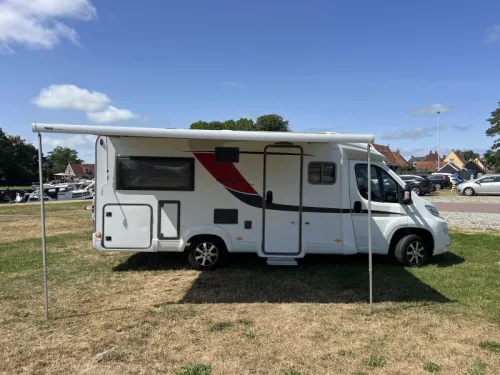 B&uuml;rstner Nexxo T 660 Original NL Motorhome NAP photo: 3